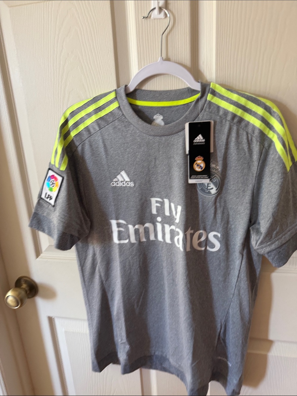 adidas Gray Men’s Real Madrid Fly Emirates Jersey. Sz S New. Box54